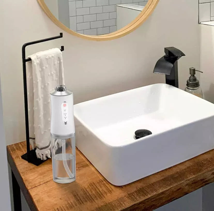 Irrigador Bucal Portátil AquaClean Pro - Limpieza Dental Profesional